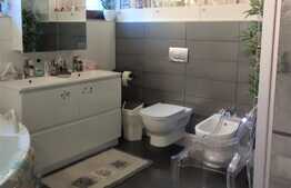 Casa 6 camere, 250 mp, teren 912 mp, in Andrei Muresanu