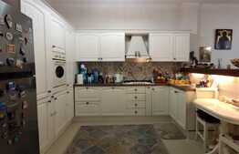 Casa 6 camere, 250 mp, teren 912 mp, in Andrei Muresanu