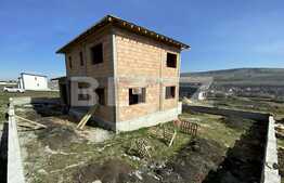 Casă individuală 140 mp utili, 500 mp teren, garaj, în Chinteni