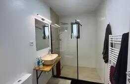 Apartament 3 camere, 58 mp, balcon, zona Sub Cetate