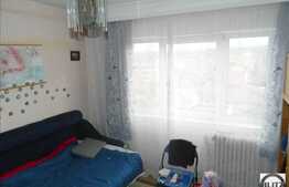 50 mp, 2 camere decomandate, zona strazii Dunarii. Garaj, loc de parcare si boxa