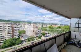 Apartament de 4 camere, 93 mp, balcon, zona Calvaria