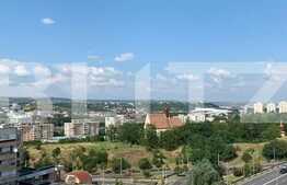 Apartament de 4 camere, 93 mp, balcon, zona Calvaria