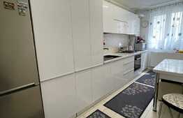 Apartament de 3 camere, modern, etaj intermediar, decomandat, zona Tractorul