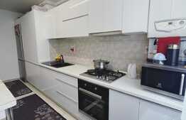 Apartament de 3 camere, modern, etaj intermediar, decomandat, zona Tractorul