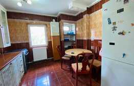 Apartament de 3 camere, 70 mp, decomandat, zona Maramuresului