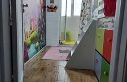 Apartament la parter in vila, 2 camere decomandat, 47mp,  zona Tractorul