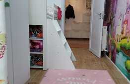 Apartament la parter in vila, 2 camere decomandat, 47mp,  zona Tractorul