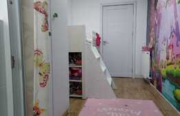 Apartament la parter in vila, 2 camere decomandat, 47mp,  zona Tractorul