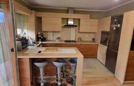 Apartament 4 camere, 100 mp, 2 parcari, zona Muzeul Apei