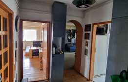 Apartament decomandat, 2 camere, 65 mp, boxa, zona Titulescu