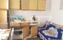 Apartament de 3 camere, 56 mp, semidecomandat, zona Manastur