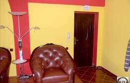 Vanzare apartament 3 camere, 110 mp plus 2 balcoane. Loc de parcare inclus!