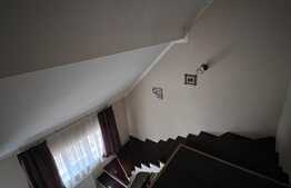 Apartament 100mp, scara interioara, 2 bai, parcare, zona Urusagului!