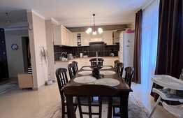 Apartament 100mp, scara interioara, 2 bai, parcare, zona Urusagului!