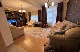 Apartament 100mp, scara interioara, 2 bai, parcare, zona Urusagului!