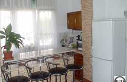 Apartament 2 camere decomandate, 52 mp, zona Maramuresului. Loc de parcare!