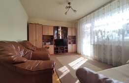Apartament de 4 camere, 77 mp, baie cu geam, balcon, zona Minerva