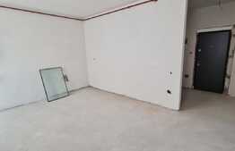 Apartament semifinisat de 3 camere, 52 mp, parcare, zona Teilor
