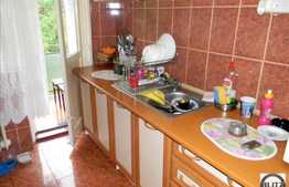 Apartament 4 camere semidecomandate 56 mp, zona Casa Piratilor. Etaj intermediar