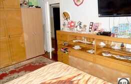 Apartament 4 camere semidecomandate 56 mp, zona Casa Piratilor. Etaj intermediar