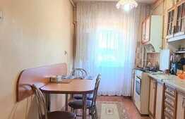 Apartament 3 camere, 68 mp, etaj intermediar, zona străzii București