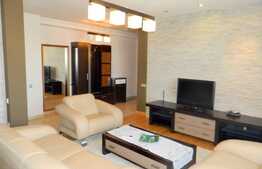 Apartament de inchiriat 3 camere, 87 mp, loc de parcare, zona Piata Cipariu