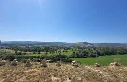 Proprietate unica Ap 3 cam, gradina, crama, Donath