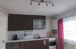 Apartament spatios, 3 camere, 72 mp, loc de parcare, zona Florilor