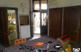 5 camere decomandate, imobil tip casa/vila, 170 mp, orientare S-V, zona Horea!