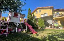 Casa cuplata finisata si mobilata de vanzare, locatie exclusiv de case, zona Florilor