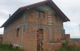 Casa 4 camere, 260 mp, 2700 mp teren, zona Crisbav