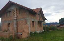 Casa 4 camere, 260 mp, 2700 mp teren, zona Crisbav