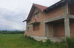 Casa 4 camere, 260 mp, 2700 mp teren, zona Crisbav