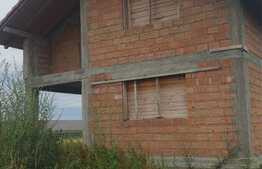 Casa 4 camere, 260 mp, 2700 mp teren, zona Crisbav