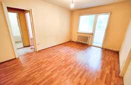 Apartament 3 camere, etaj intermediar, 70 mp, logie, zona Bucium