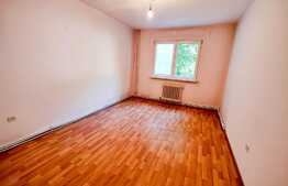 Apartament 3 camere, etaj intermediar, 70 mp, logie, zona Bucium