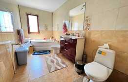 OFERTA! Vila de 5 camere, 227 mp, 501 mp teren, Feldioara