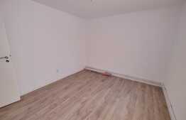 Apartament de 3 camere, decomandat, 80 mp, balcon, zona Gruia