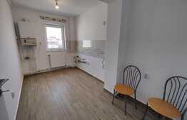 Apartament de 3 camere, decomandat, 80 mp, balcon, zona Gruia