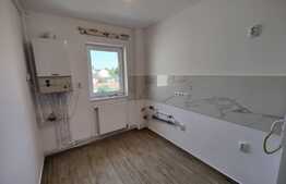 Apartament de 3 camere, decomandat, 80 mp, balcon, zona Gruia