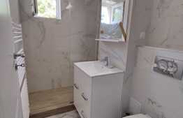 Apartament de 3 camere, decomandat, 80 mp, balcon, zona Gruia