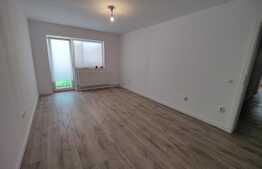 Apartament de 3 camere, decomandat, 80 mp, balcon, zona Gruia