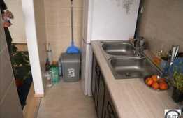 1 camera de vanzare + loc parcare, zona Spitalul Stanca