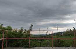 Casa de vacanta, 150 mp, teren 400 mp, terasa, in Statiunea Muntele Baisorii