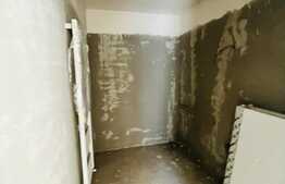 Apartament de 3 camere, 76 mp, etaj intermediar, zona Subcetate