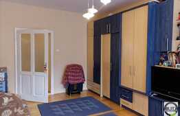 Vanzare apartament 2 camere, 75 mp, decomandat, zona strazii Paris