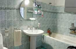 Vanzare apartament 2 camere, 75 mp, decomandat, zona strazii Paris