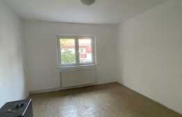 Apartament 3 camere, 65 mp, etaj intermediar, Tractorul