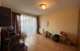 Apartament 2 camere, 50 mp, 2 balcoane inchise, parcare, zona Eroilor